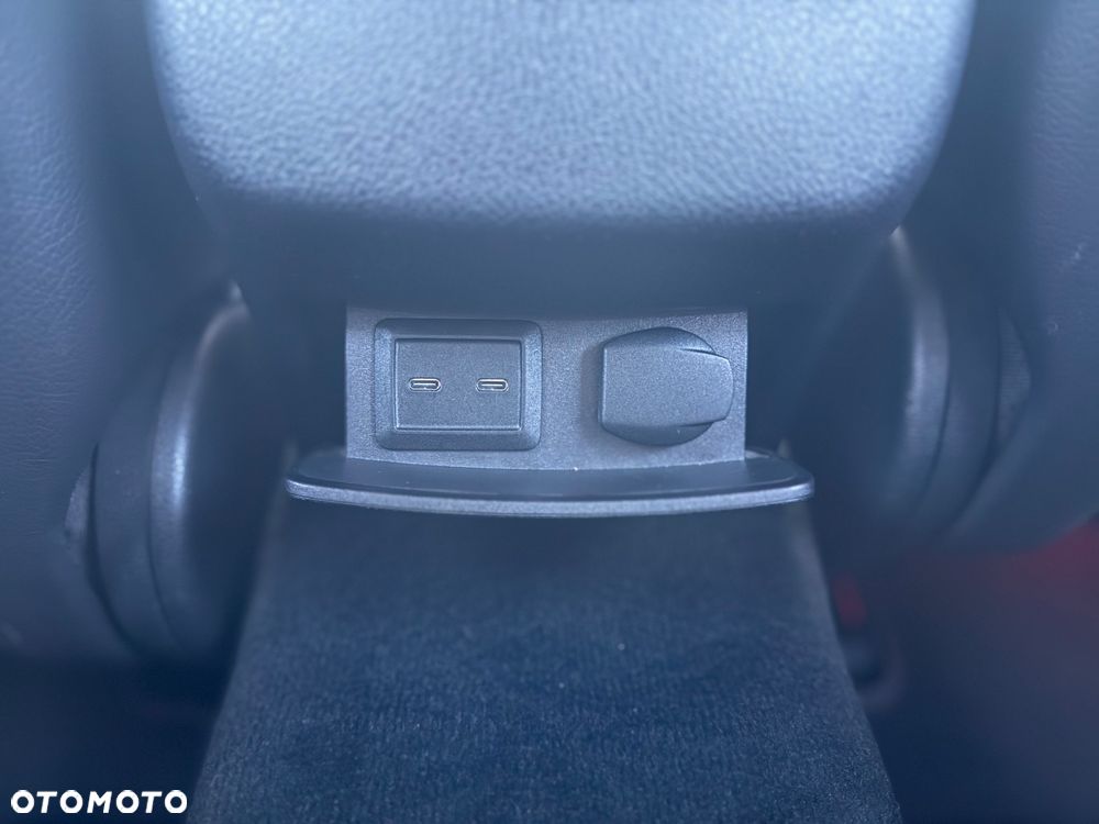 Mercedes-Benz Klasa E 220 d 4-Matic AMG/Avantgarde - 24