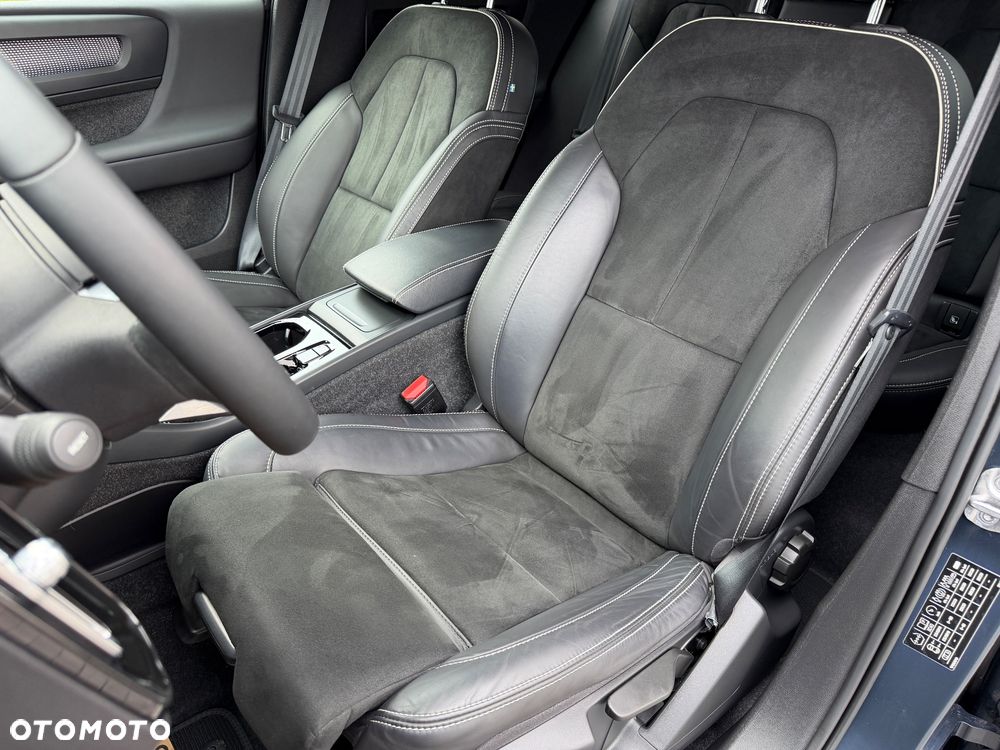 Volvo XC 40 B3 B DKG Ultra Dark - 9