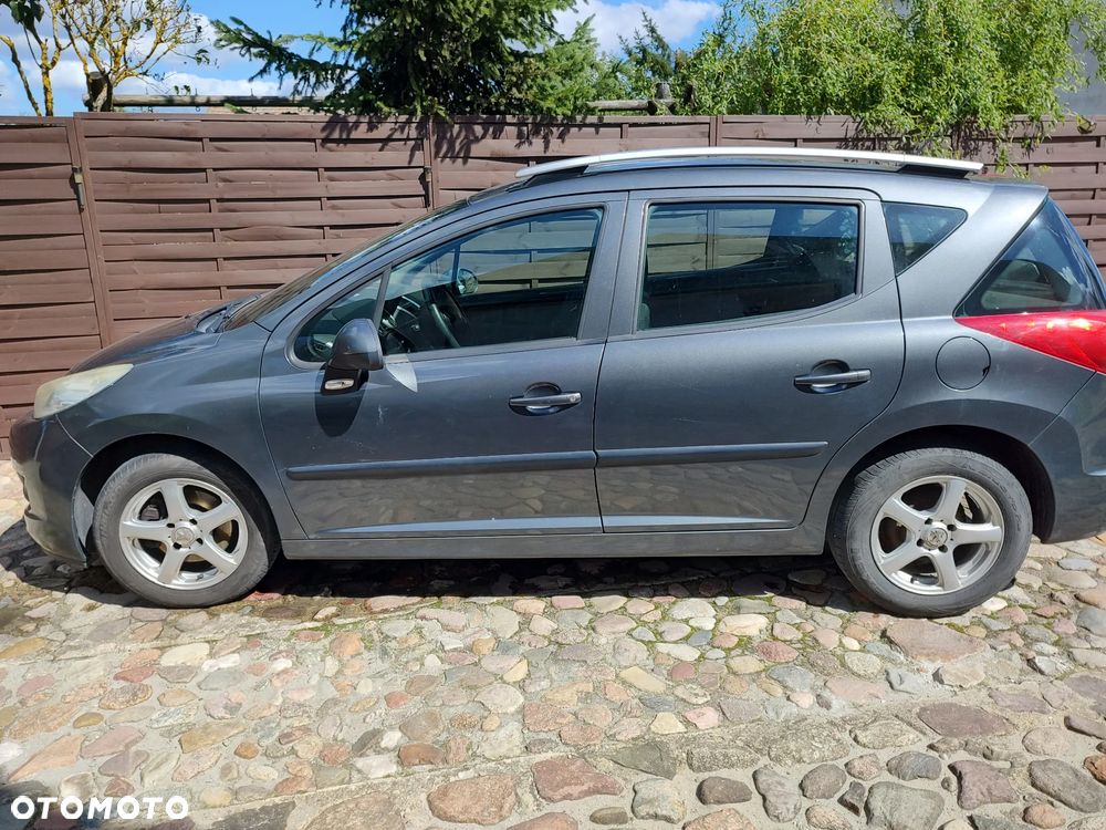 Peugeot 207 HDi FAP 90 (Blue Lion) Business-Line Niveau 1 - 5