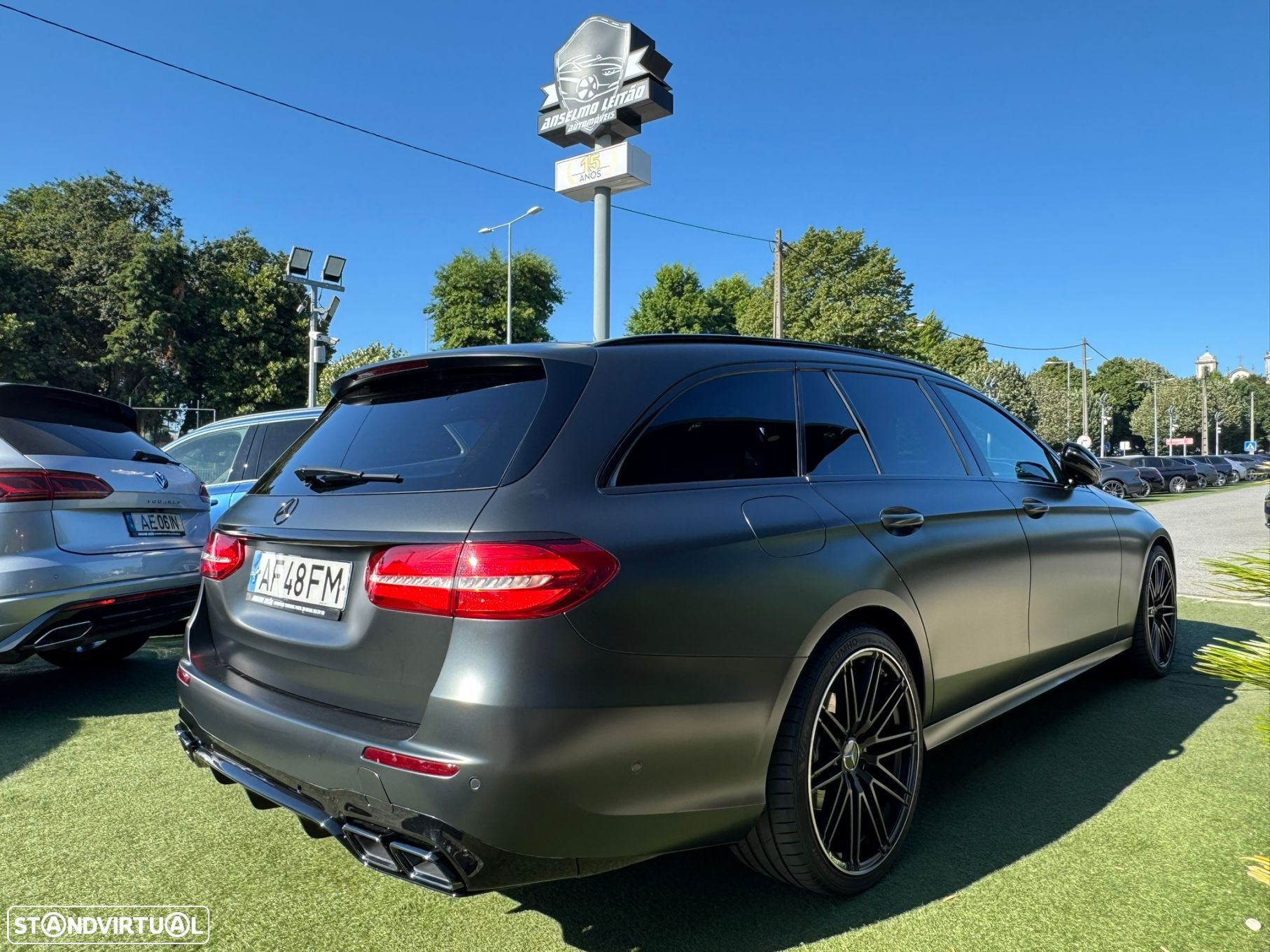 Mercedes-Benz E 220 d AMG Line - 1