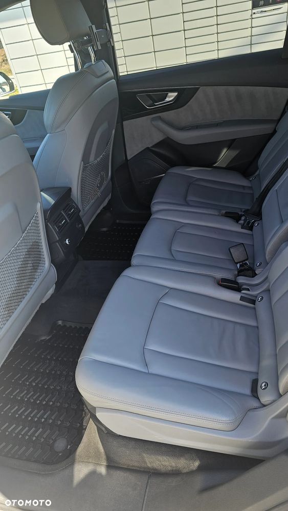 Audi Q7 - 6