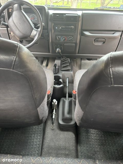 Jeep Wrangler 4.0 Sport - 11