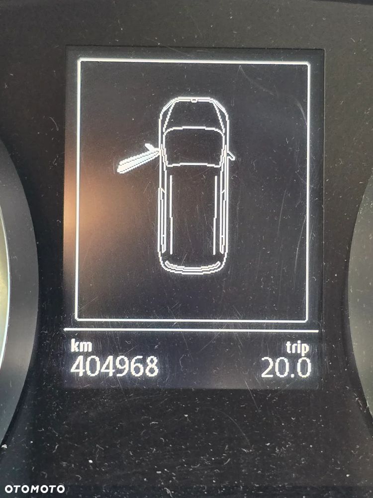 Volkswagen Touran - 10