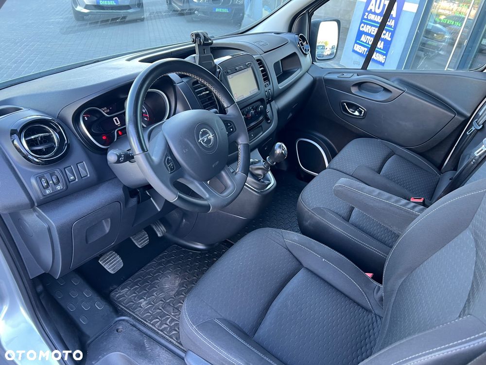 Opel Vivaro - 11
