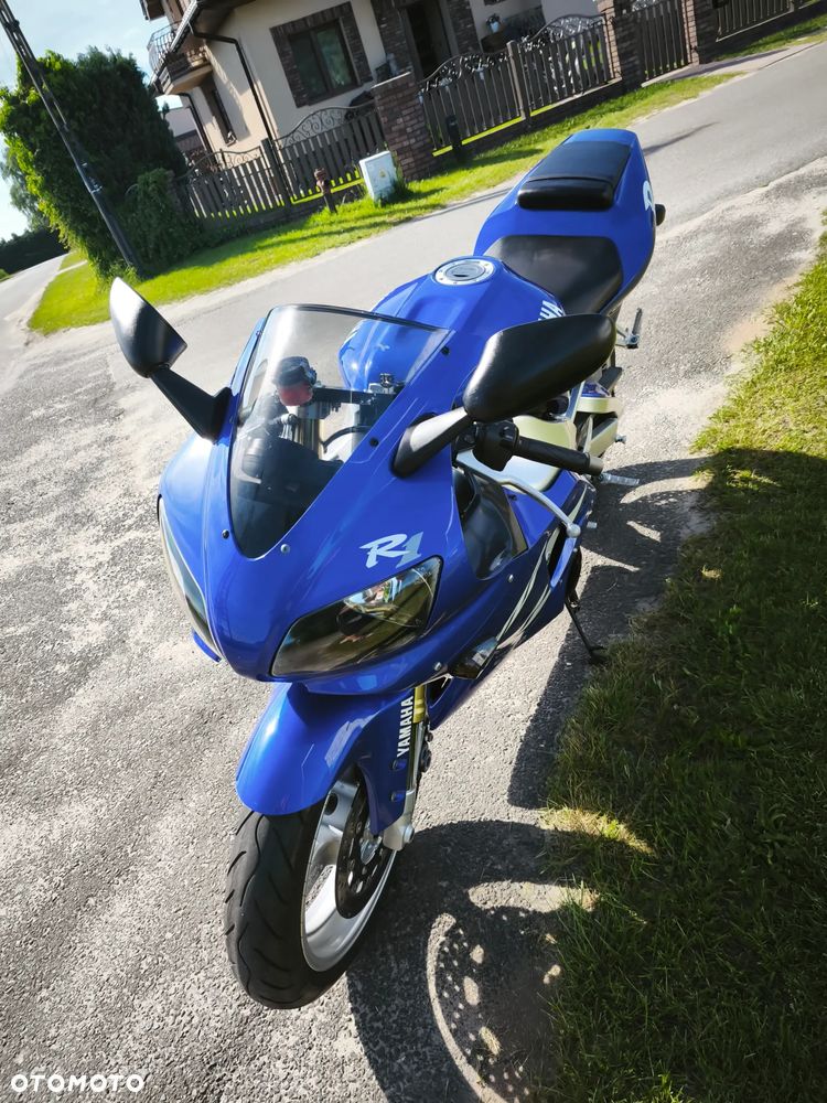 Yamaha R1 - 7