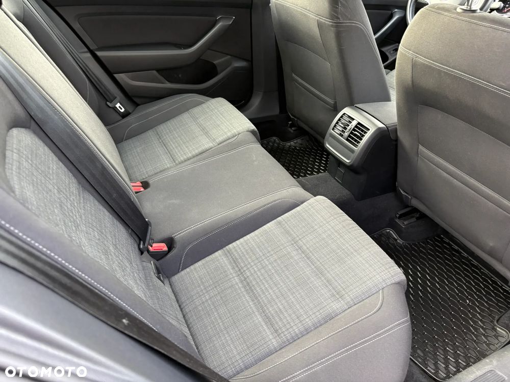 Volkswagen Passat 1.5 TSI EVO Business - 25