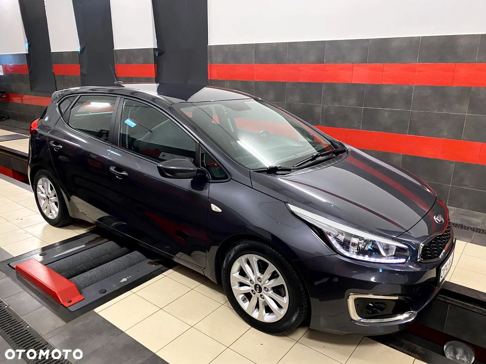 Kia Ceed 1.6 GDI Platinum Edition - 8