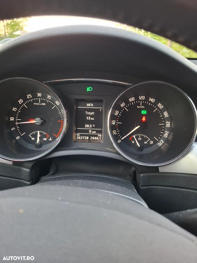 Skoda Superb 2.0 TDI DSG Elegance - 11