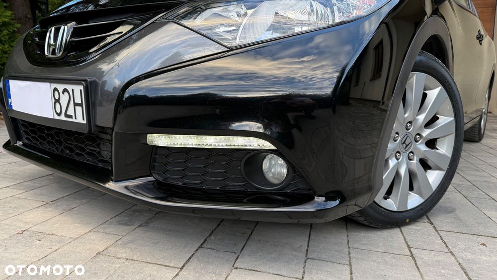 Honda Civic 1.8 i-VTEC Comfort Black Edition - 27