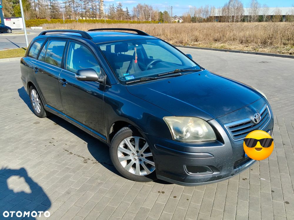 Toyota Avensis 2.0 D-4D Sol - 2