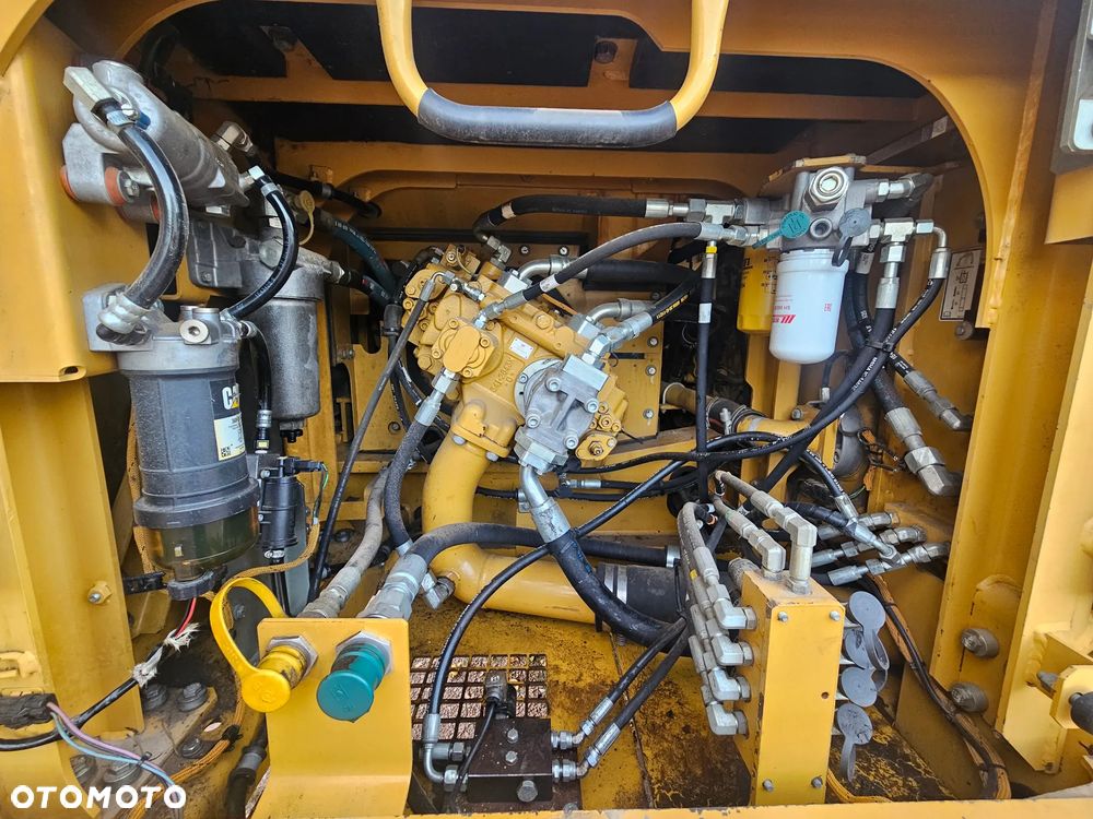 Caterpillar cat 329 - 9