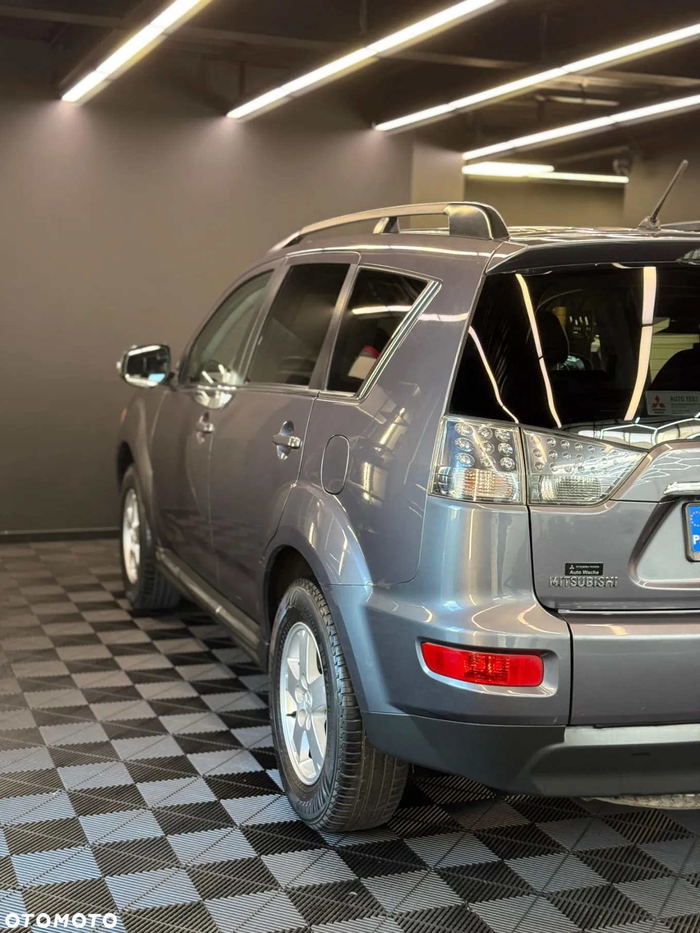 Mitsubishi Outlander 2.0 Intense + NAVI 2WD EU5 - 22