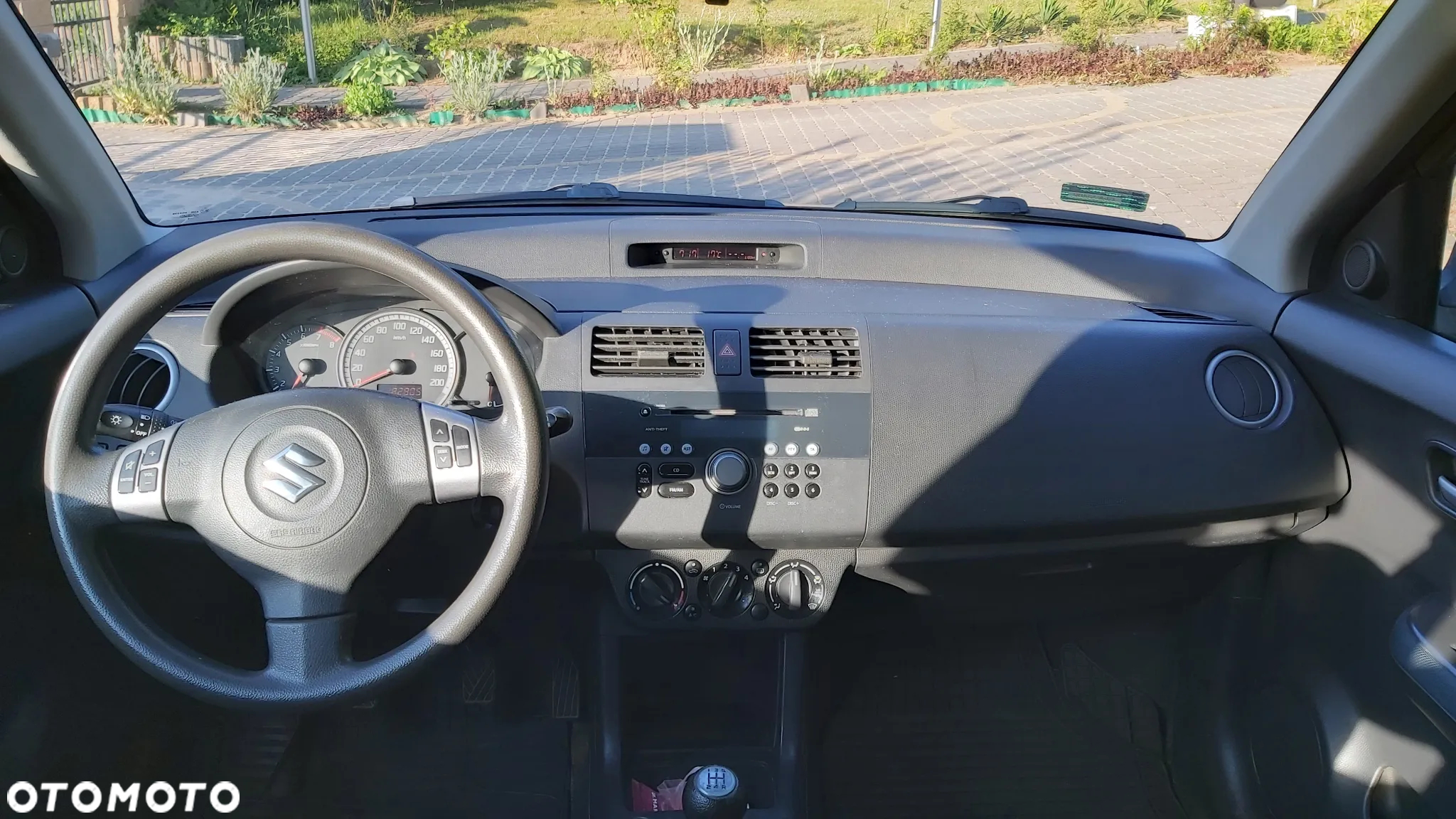 Suzuki Swift 1.3 Classic - 9