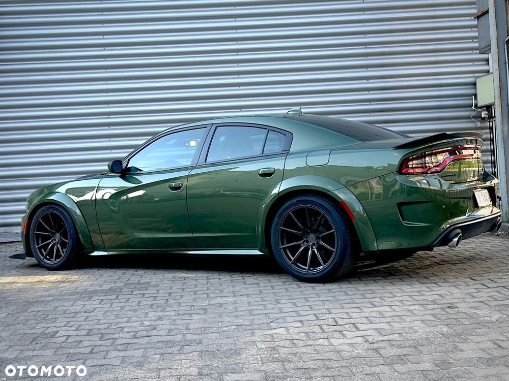 Dodge Charger 6.4 Scat Pack Widebody - 3