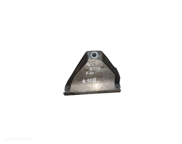 Ł108 ŁAPA SILNIKA BMW F10 N57 8777628