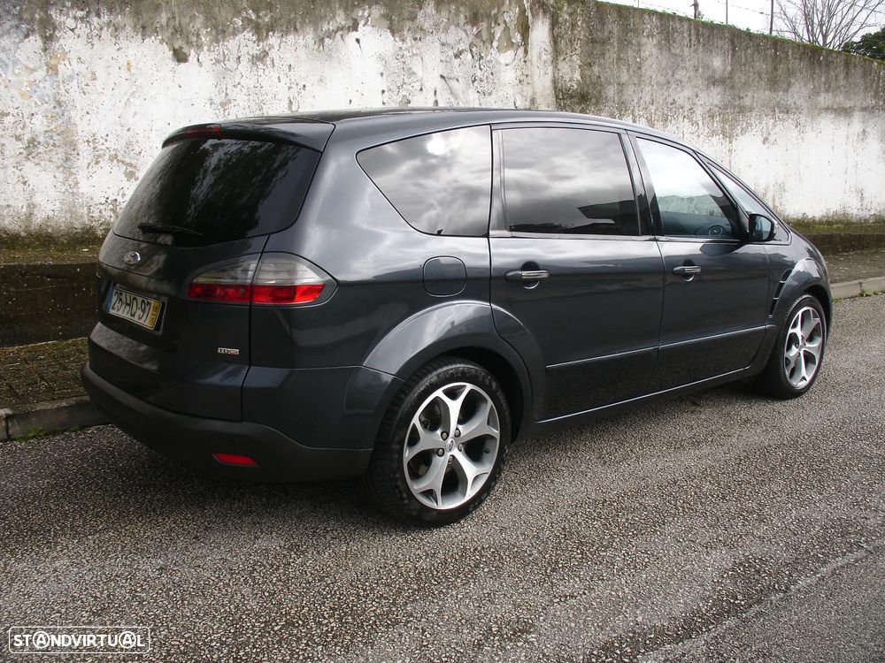 Ford S-Max 2.0 TDCi Titanium 7L - 27