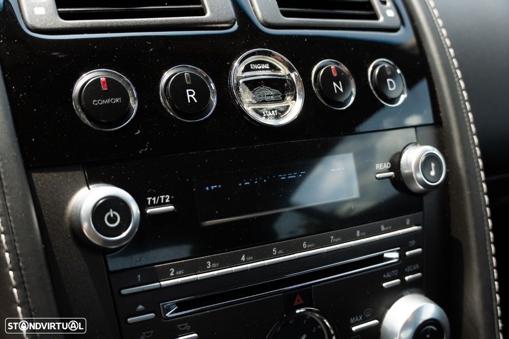 Aston Martin Vantage Coupe V8 Sportshift - 31