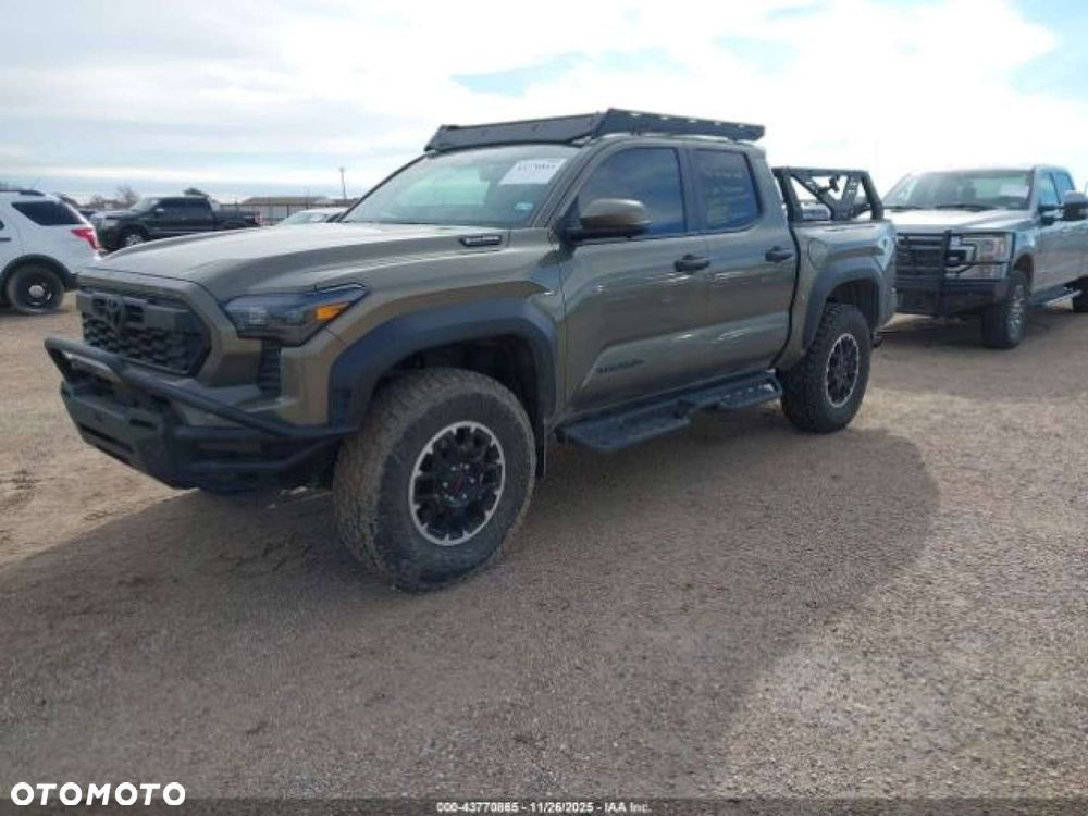 Toyota Tacoma - 3
