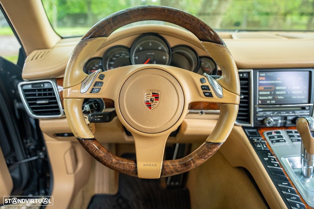 Porsche Panamera 3.0 V6 - 12