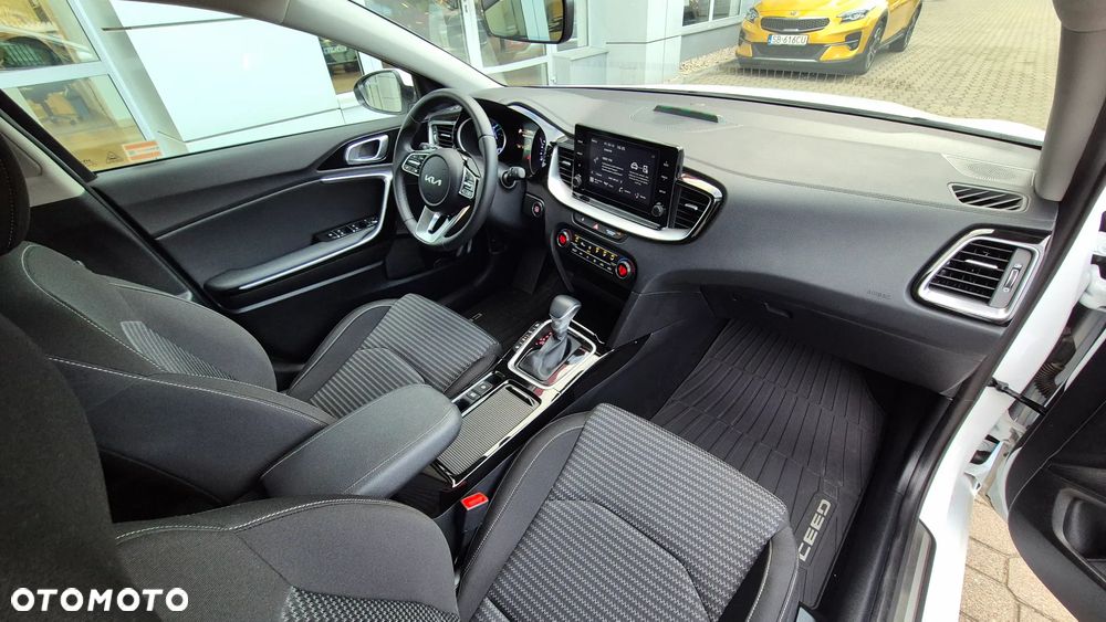 Kia Ceed 1.6 GDI PHEV L DCT - 17