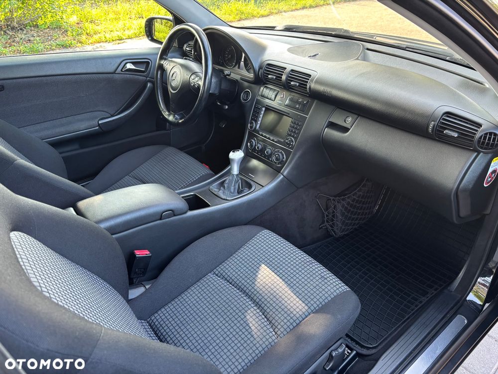 Mercedes-Benz Klasa C 230 Avantgarde Sport Edition - 11