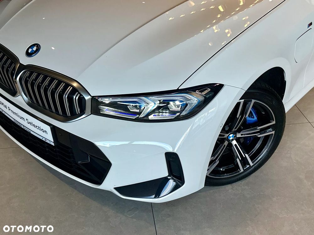 BMW 3 Series 2025 photo 2