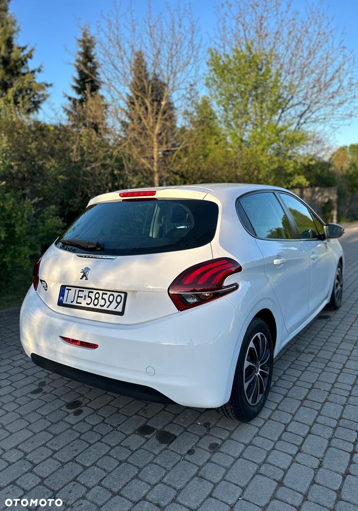 Peugeot 208 - 2