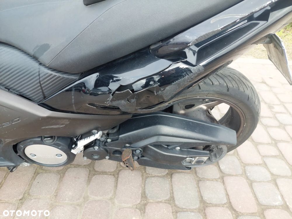 Yamaha Tmax - 19