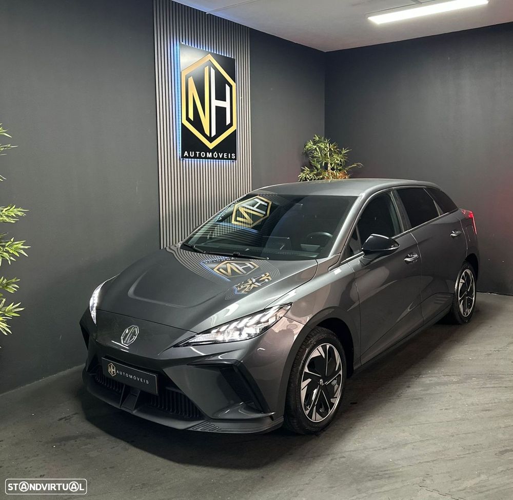 MG MG4 64 kWh Luxury - 1