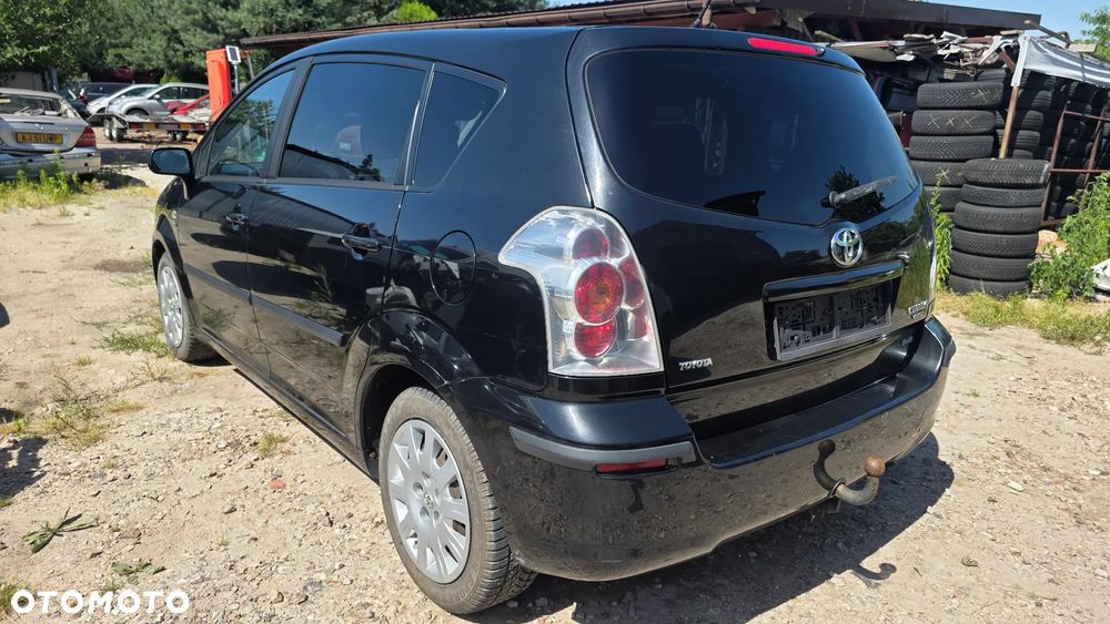 Toyota Corolla Verso 2.2 D-CAT Sol - 28