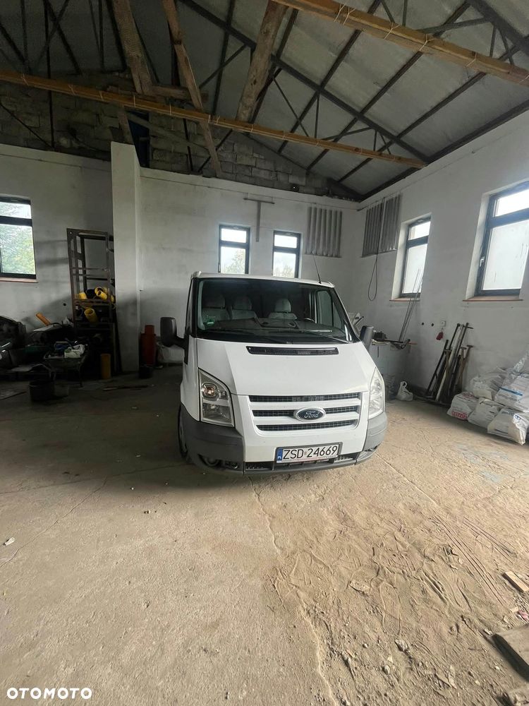 Ford Transit - 1