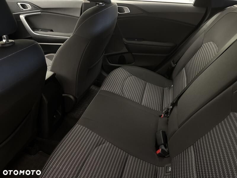 Kia Ceed 1.5 T-GDI M - 20