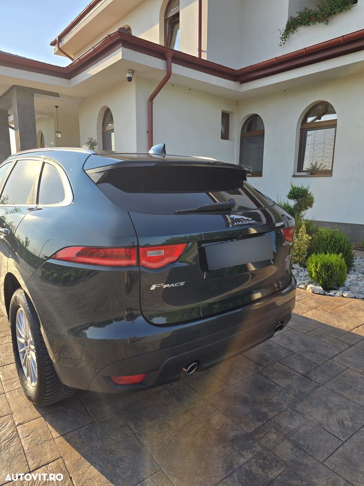Jaguar F-Pace 25d AWD Portfolio - 4