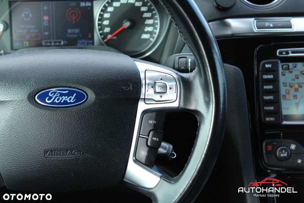 Ford S-Max - 11