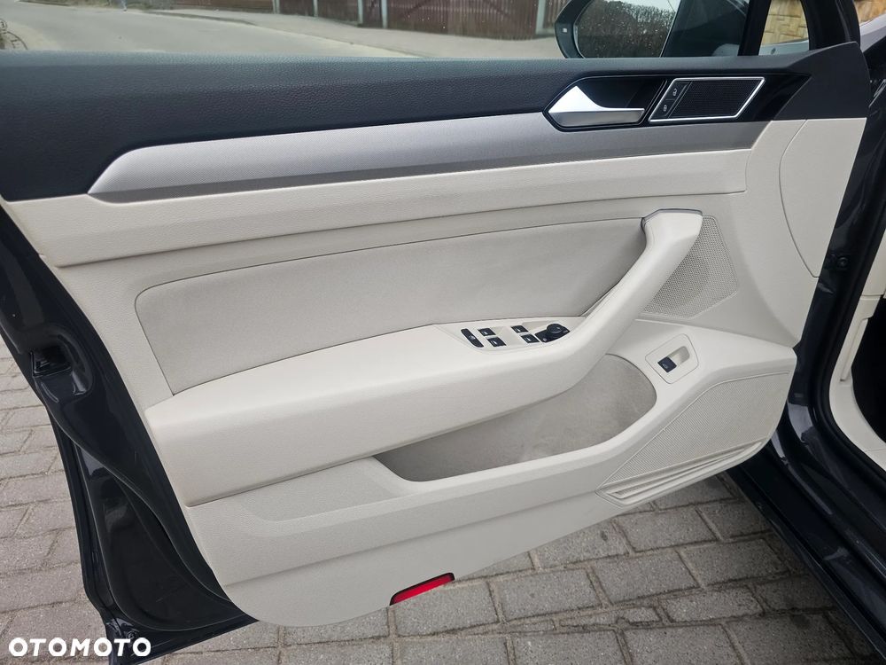 Volkswagen Passat 1.6 TDI (BlueMotion Technology) Comfortline - 11