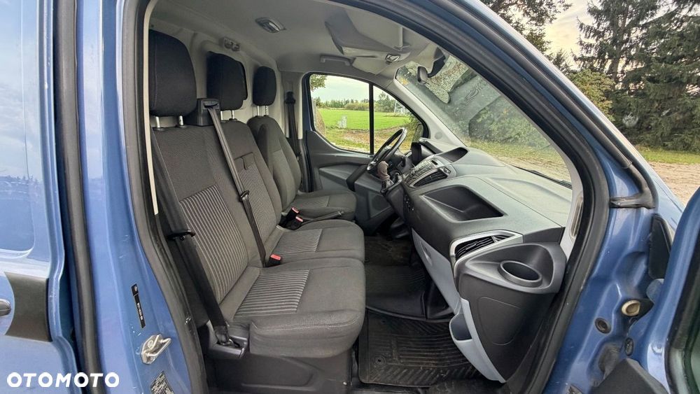 Ford TRANSIT CUSTOM - 21