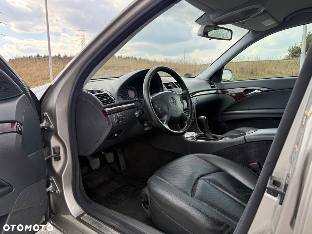 Mercedes-Benz Klasa E 200 CDI Classic - 13