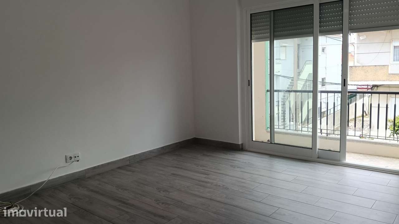 Apartamento T1 no Feijó Almada - Grande imagem: 5/12