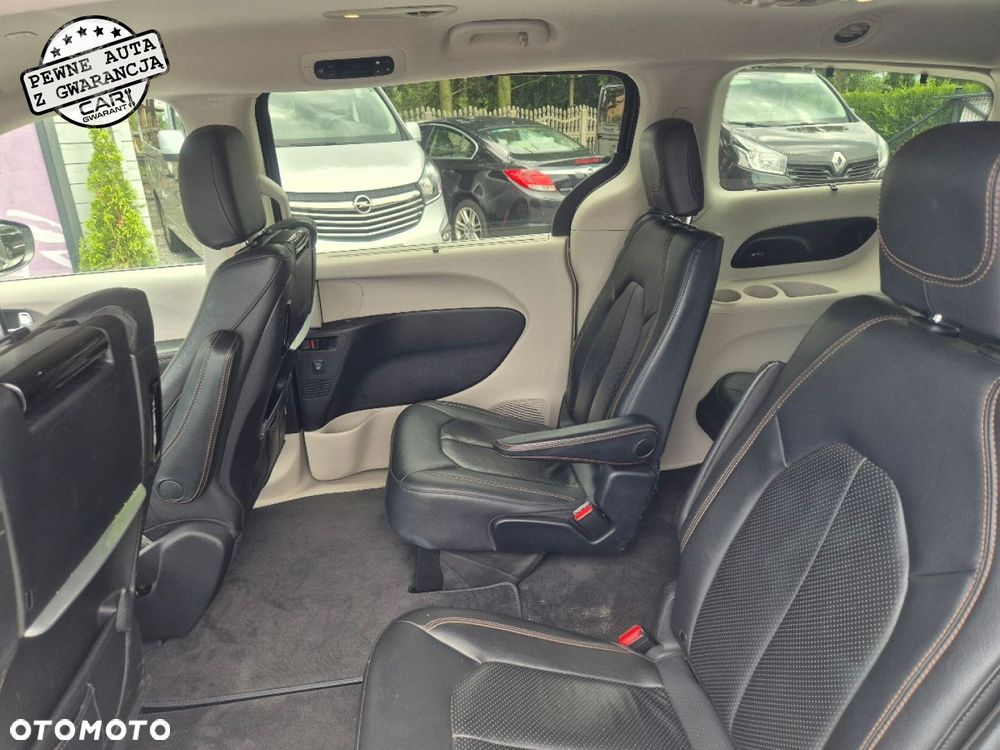 Chrysler Pacifica - 13