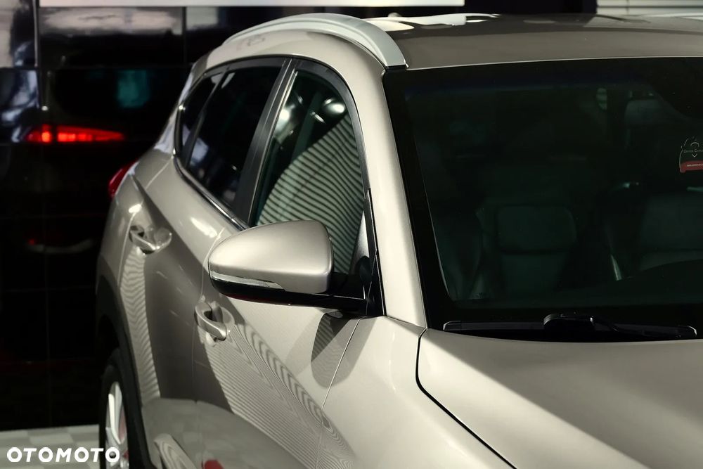 Hyundai Tucson 1.7 CRDI BlueDrive Style 2WD - 39