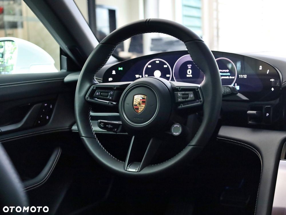 Porsche Taycan - 18