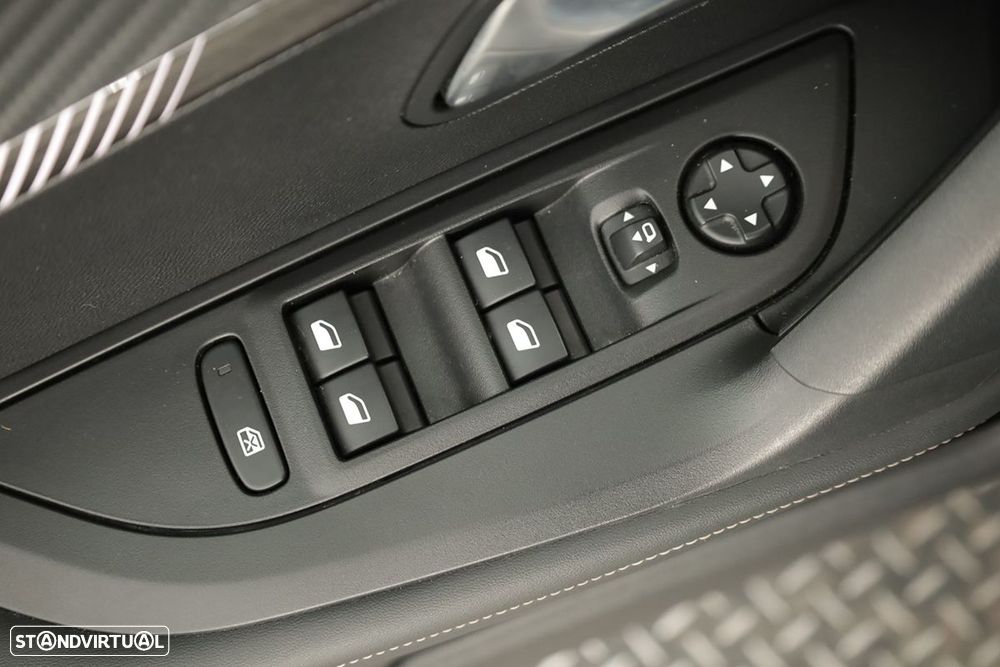 Peugeot 2008 1.2 Hybrid Allure e-DCS6 - 20