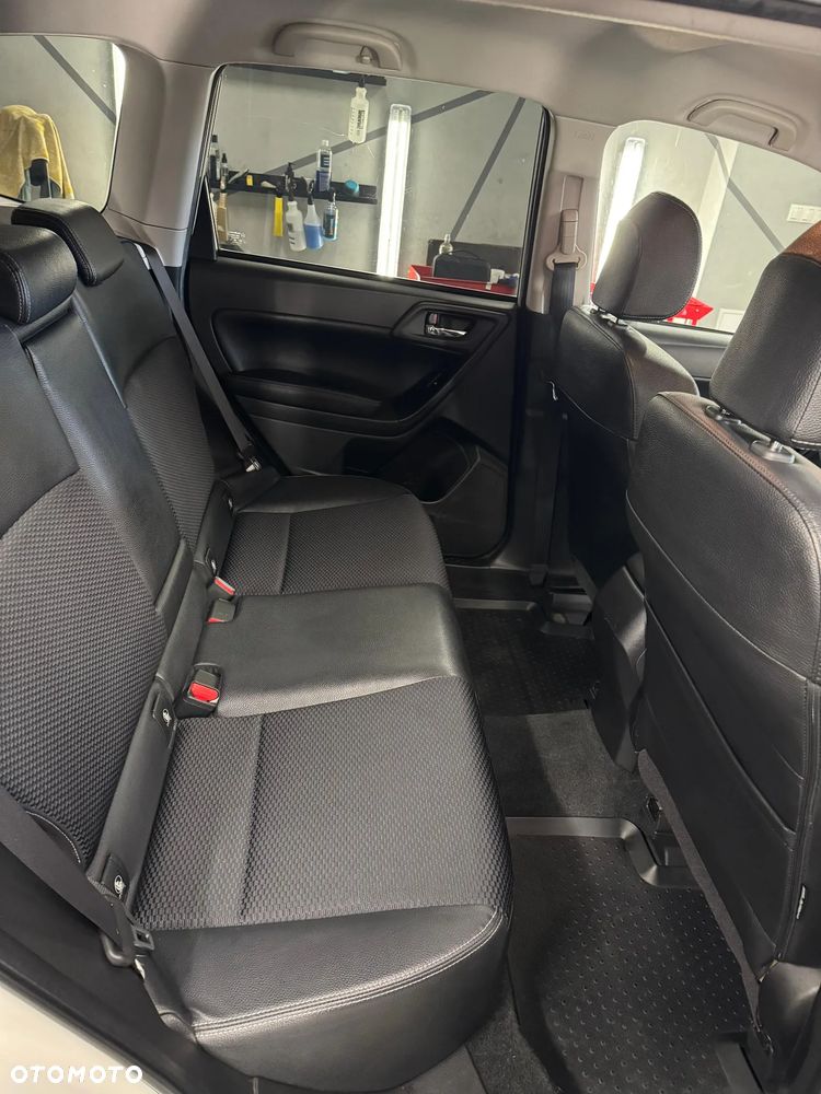 Subaru Forester 2.0XT Comfort Lineartronic - 9