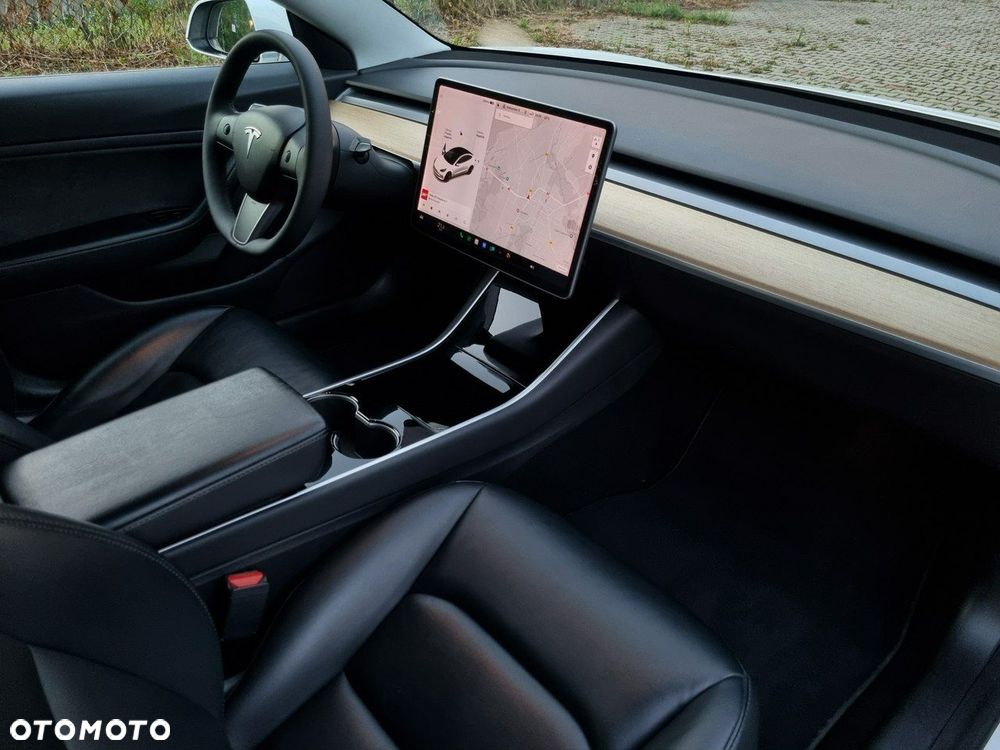 Tesla Model 3 Langstreckenbatterie Allradantrieb Dual Motor - 17
