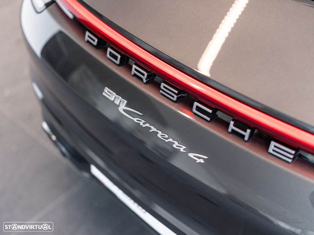 Porsche 911 (992) Carrera 4 PDK - 11