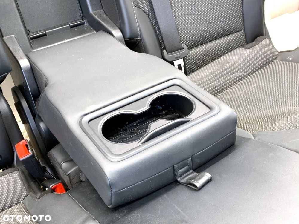 KANAPA DRUGI RZĄD  KIA EV6 (CV) 2021 - 2022 77 AWD 239 kW [325 KM] elektryczny 2021 - 2022 - 2