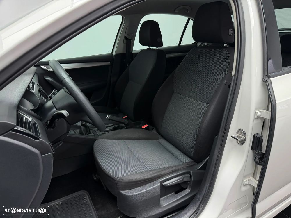 Skoda Octavia 1.6 TDI Active - 10
