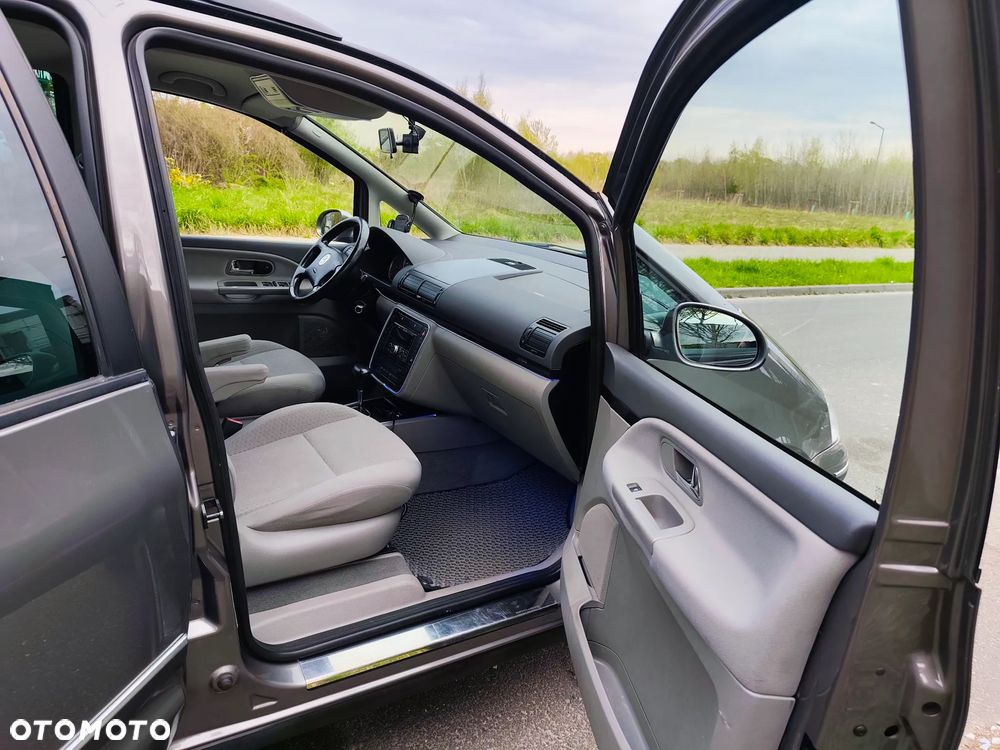 Volkswagen Sharan 1.9 TDI Automatik Exclusive Edition - 18