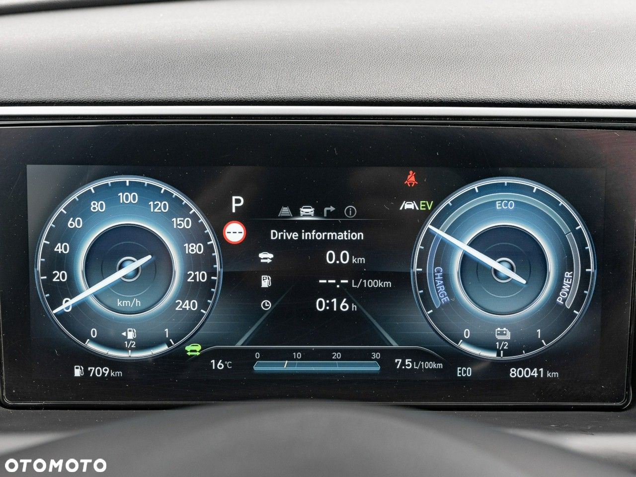 Hyundai Tucson 1.6 T-GDi HEV Executive 4WD - 16