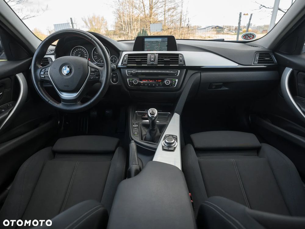 BMW Seria 3 318d Sport Line - 24